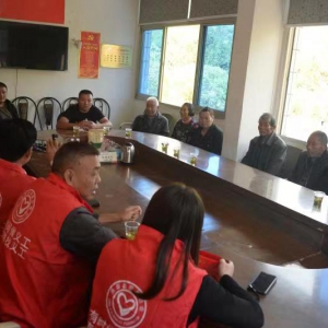 县“三会”赴山区开展扶贫慰问送温暖活动