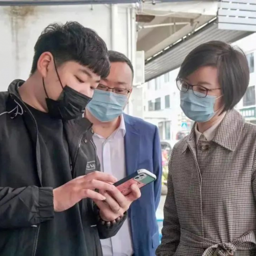 黄慧暗访督导疫情防控工作：加强细节管理 落实重点管控 织密扎牢疫情防控网