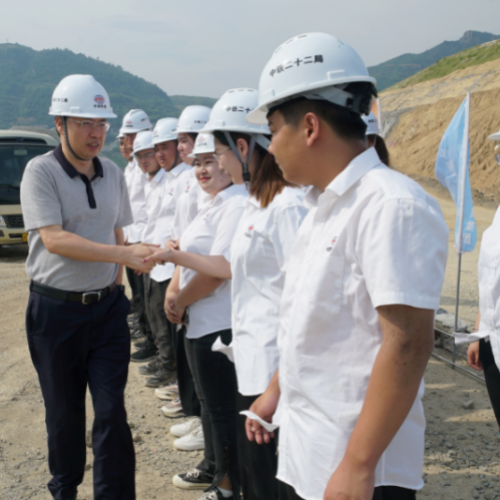 杨胜杰到杭温铁路各标段开展高温慰问和安全生产检查：做好防暑降温 筑牢安全防线